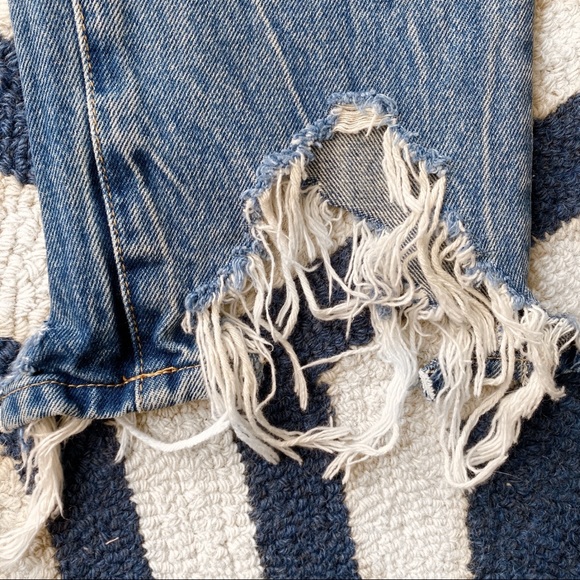 π BLANK NYC THE MADISON DISTRESSED CUT OUT HIGH RISE CROPPED JEANS! - Picture 9 of 14